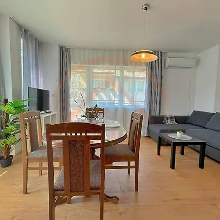 The Sunny Space Of Apartment Warna